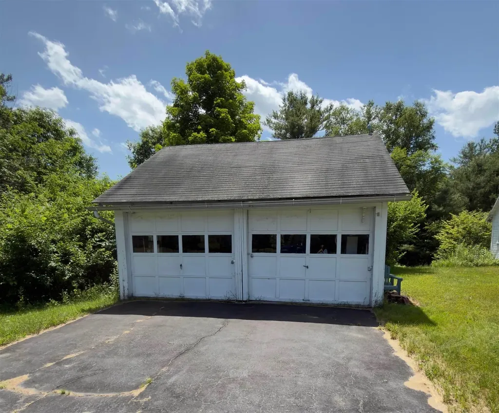 1275 Old Route 25 Road Rumney NH 03266
