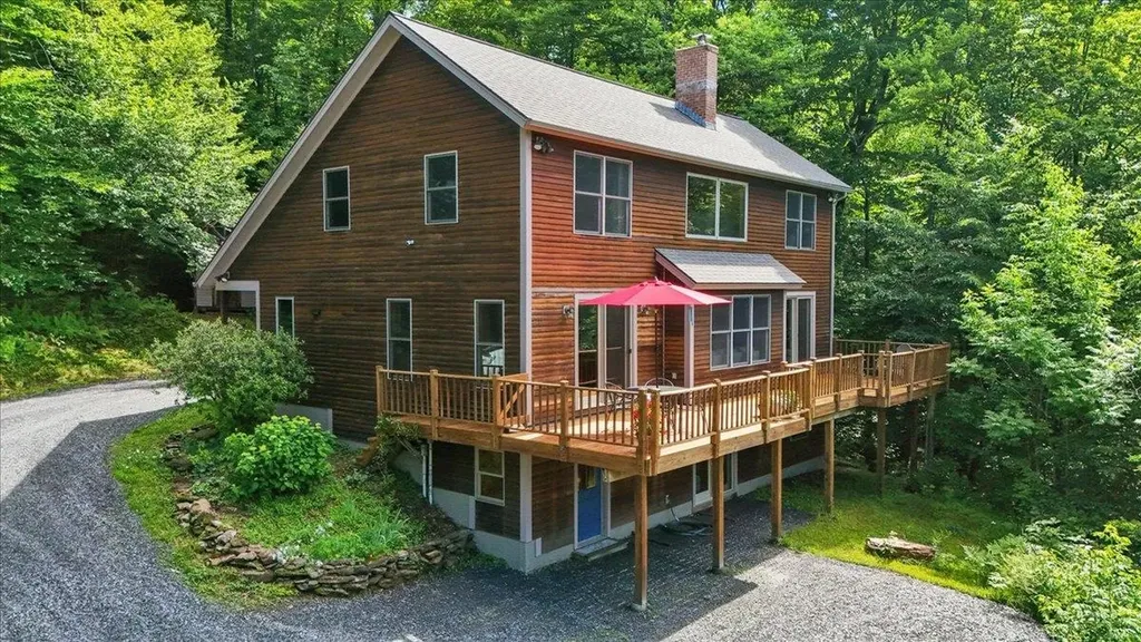 52 Mansfield Road Fayston VT 05673
