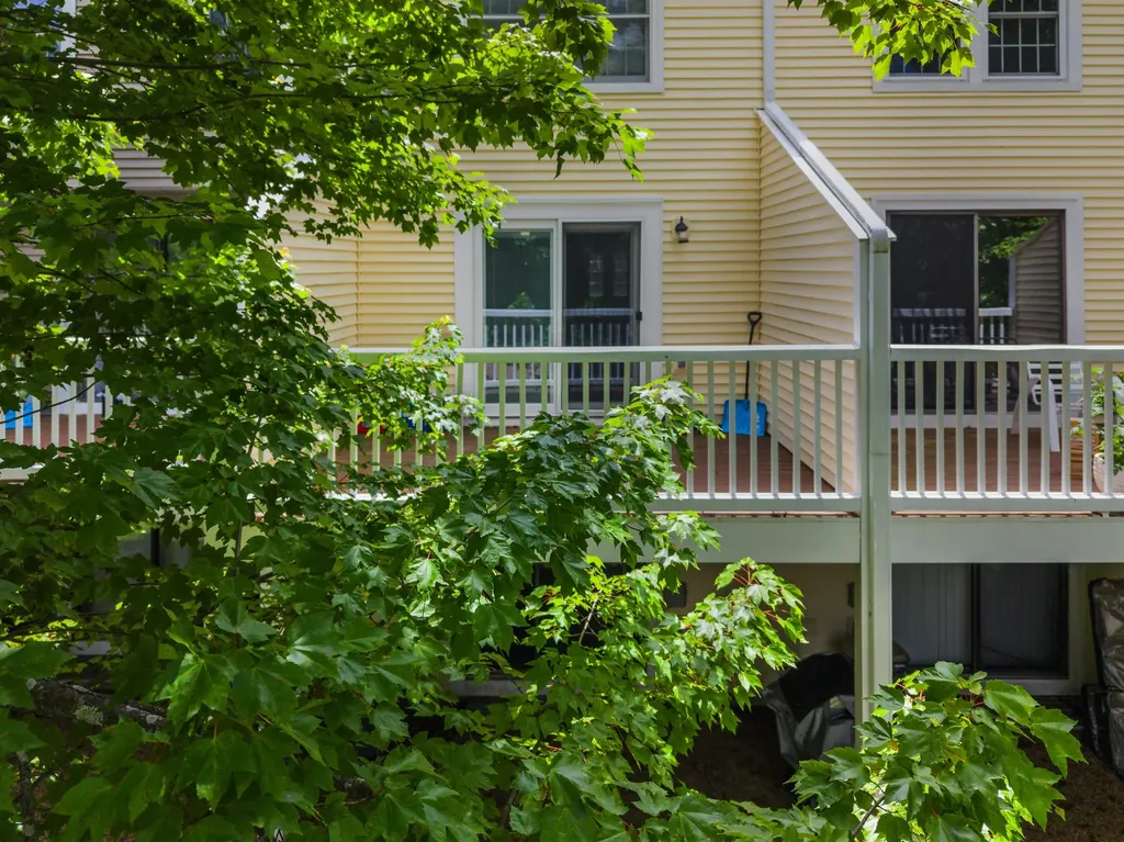 923 Fox Hollow Way Manchester NH 03104