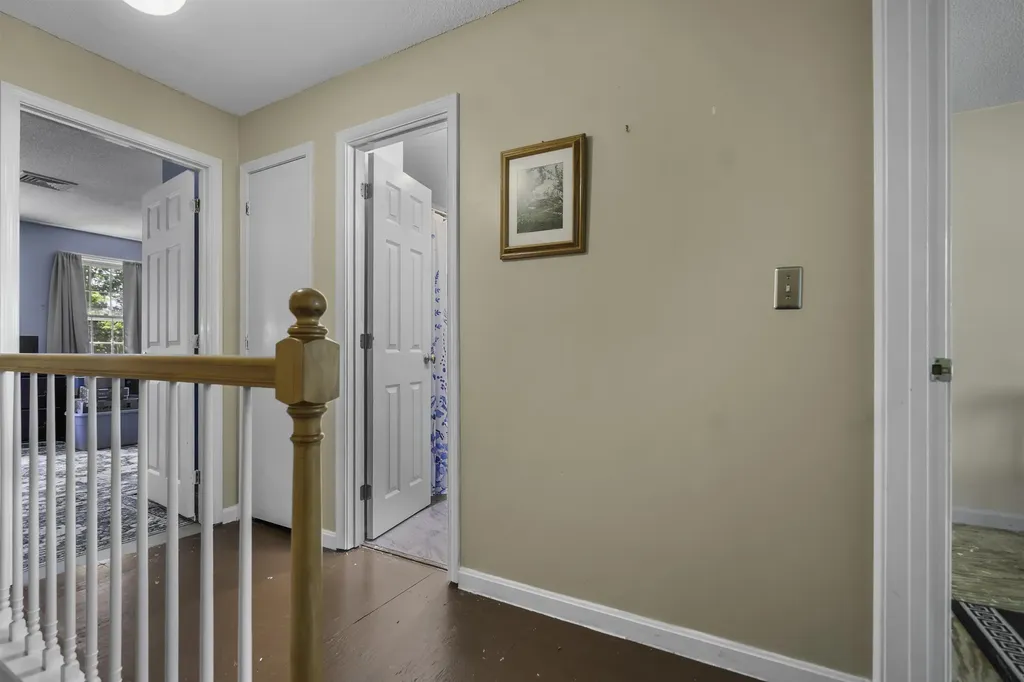 923 Fox Hollow Way Manchester NH 03104