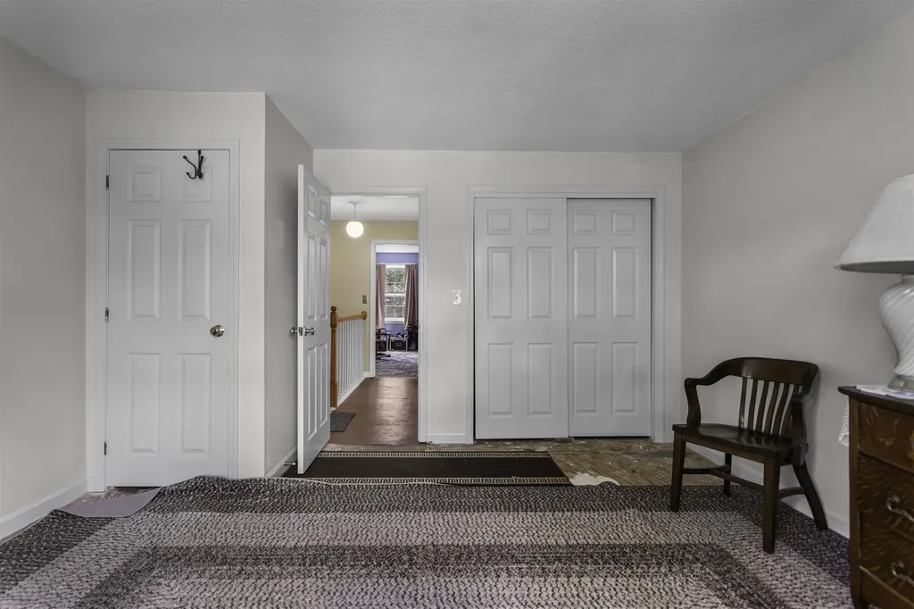 923 Fox Hollow Way Manchester NH 03104
