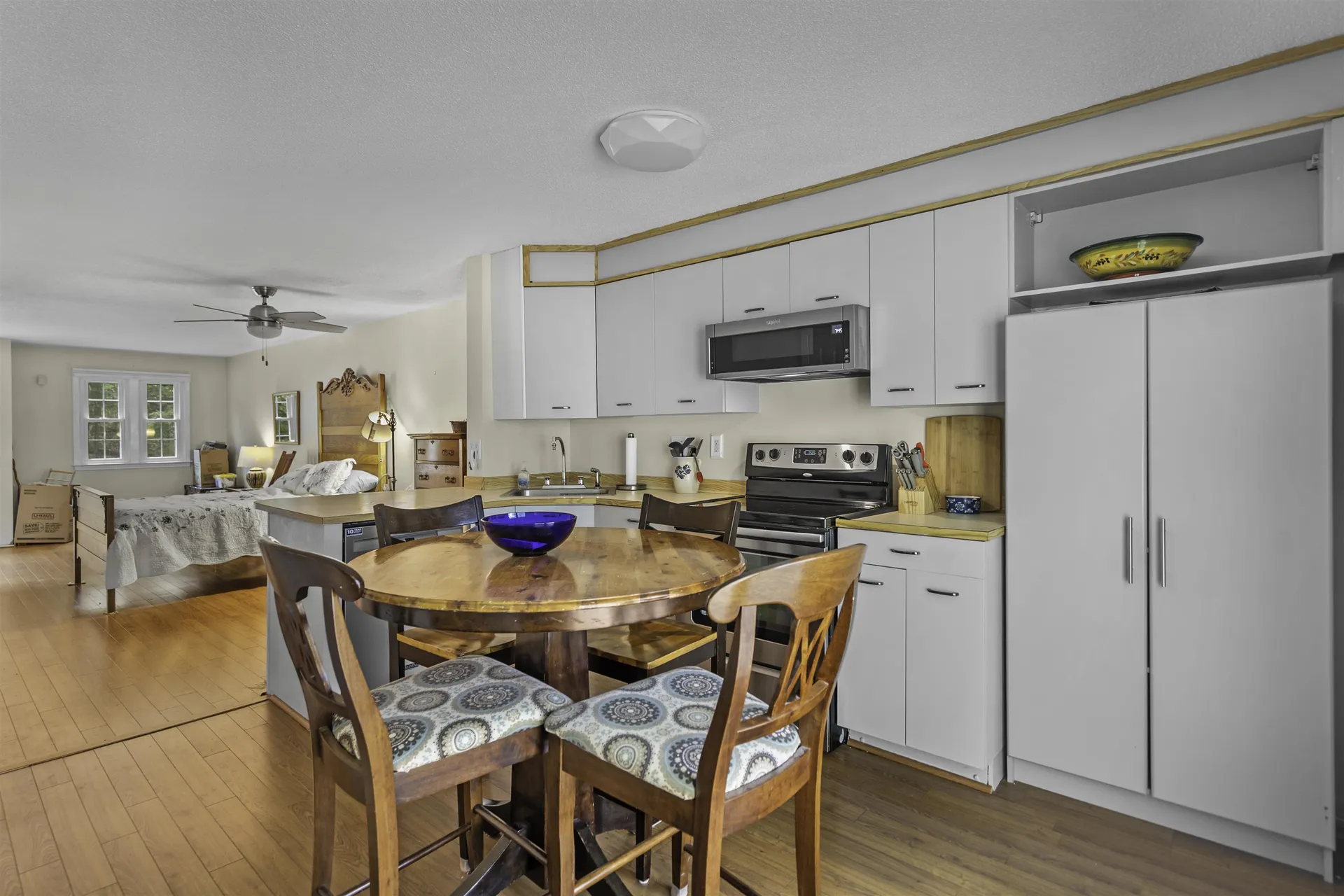923 Fox Hollow Way Manchester NH 03104