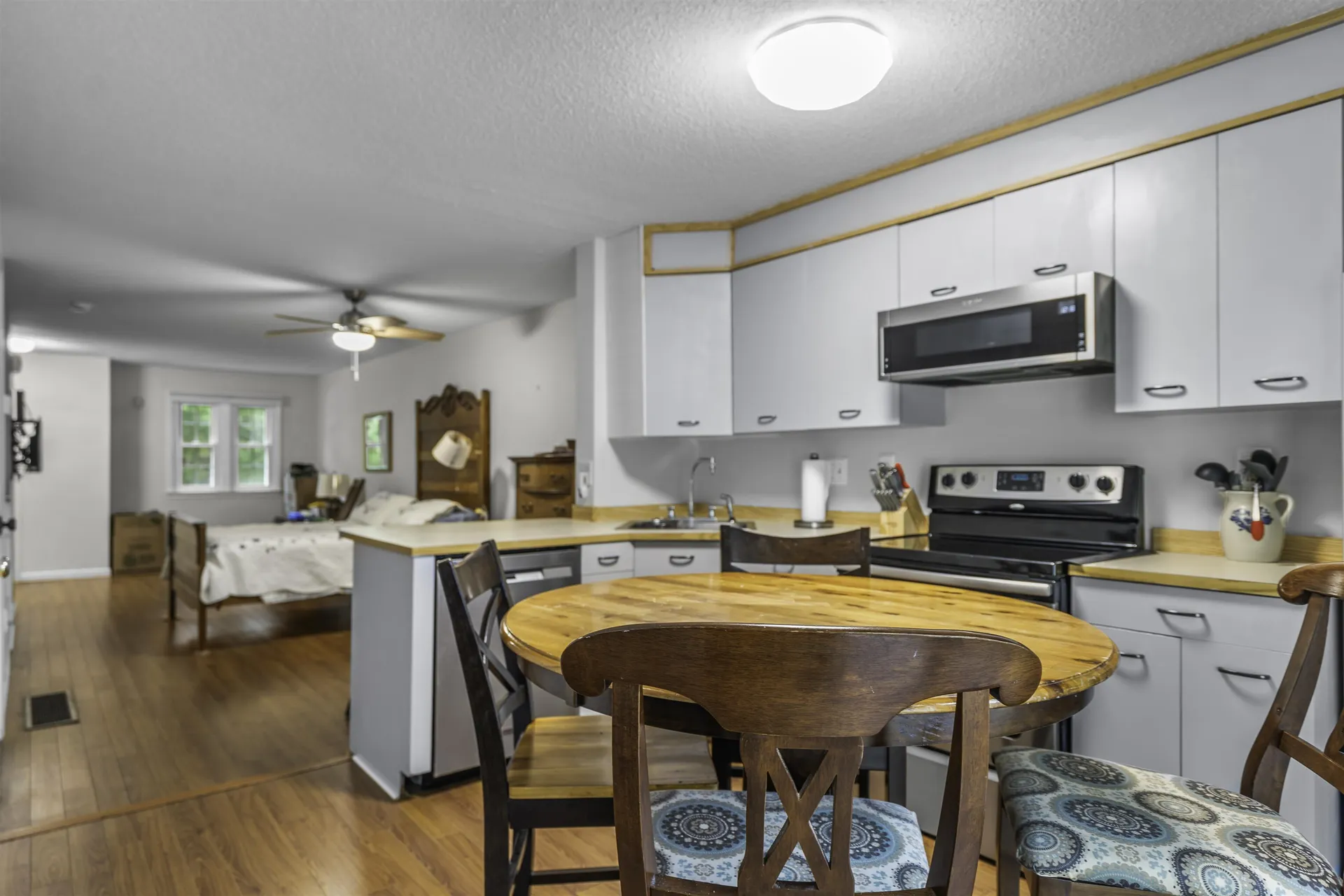923 Fox Hollow Way Manchester NH 03104