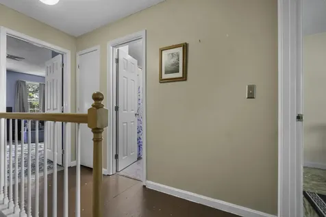 923 Fox Hollow Way Manchester NH 03104