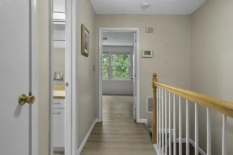 923 Fox Hollow Way Manchester NH 03104