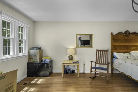 923 Fox Hollow Way Manchester NH 03104