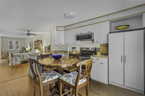 923 Fox Hollow Way Manchester NH 03104