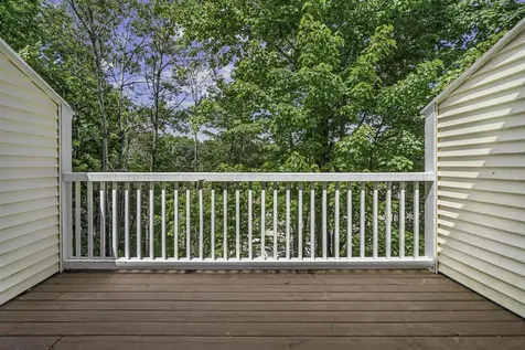 923 Fox Hollow Way Manchester NH 03104