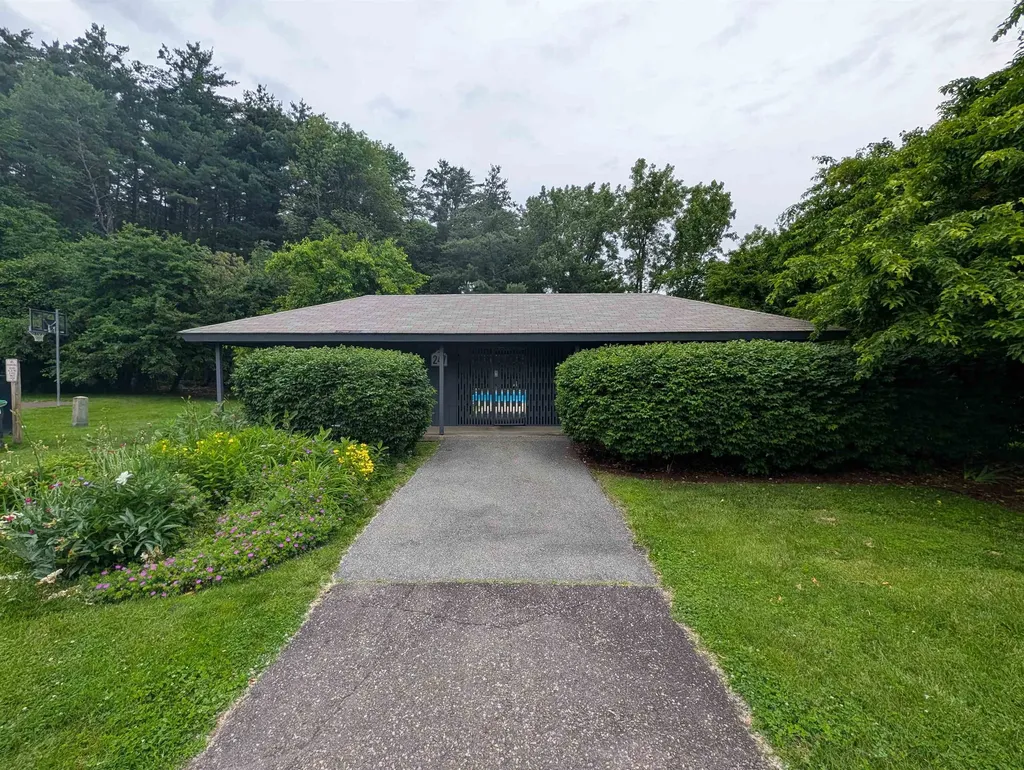 195 Ledgewood Circle Burlington VT 05401