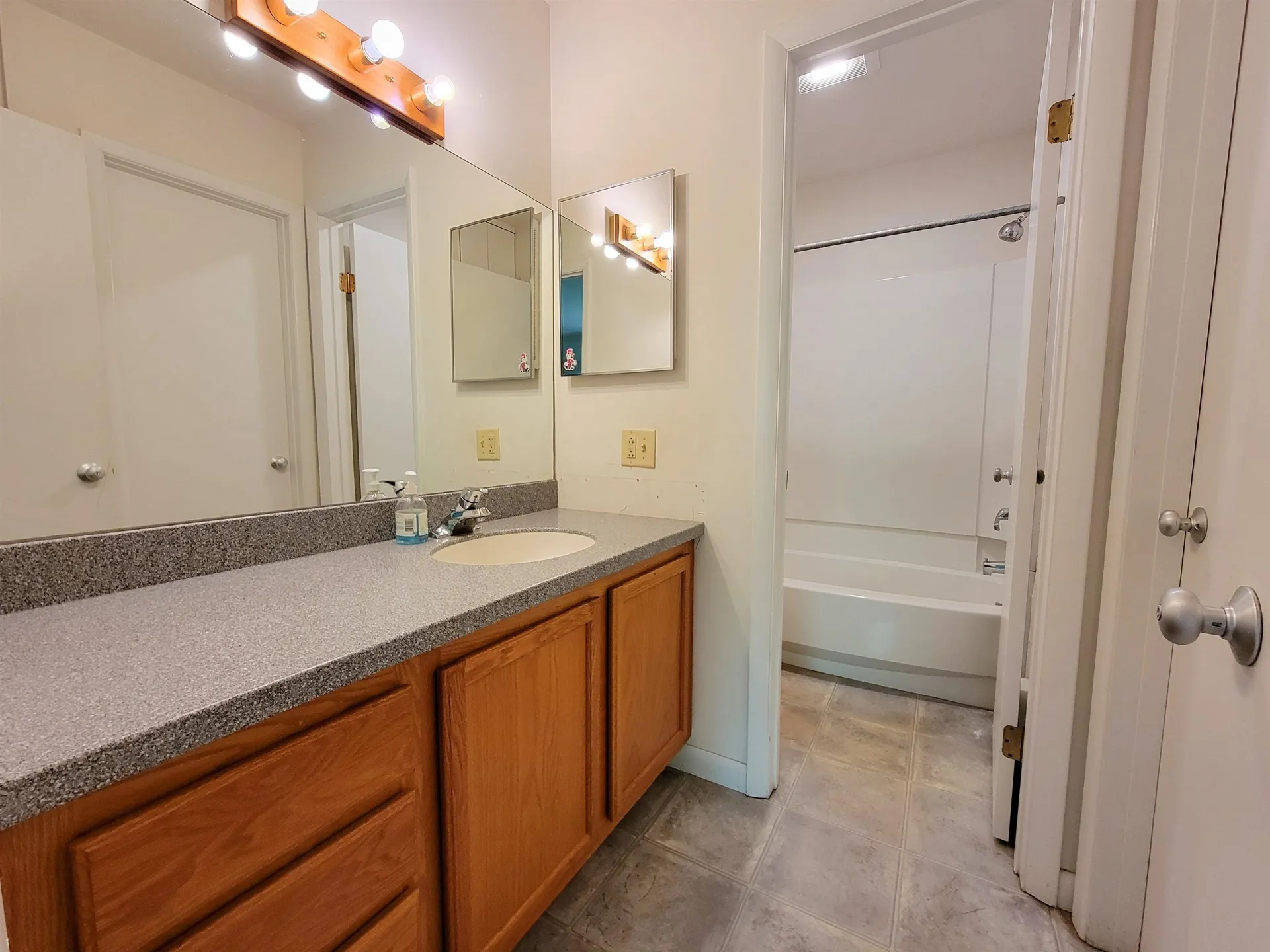 195 Ledgewood Circle Burlington VT 05401