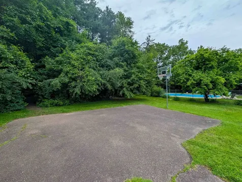 195 Ledgewood Circle Burlington VT 05401
