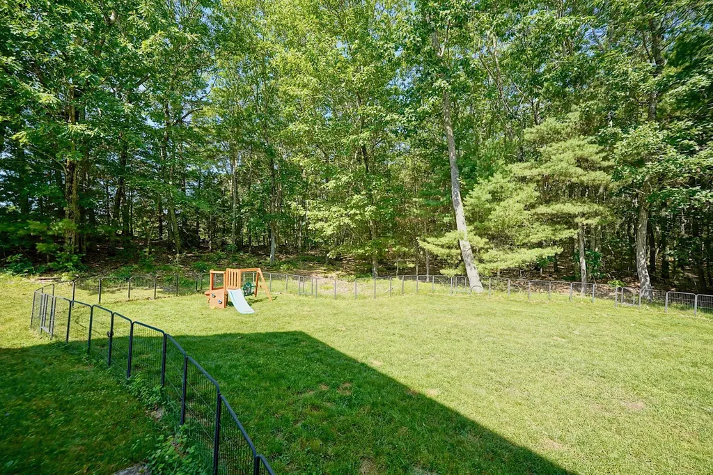 2 Wood Ridge Lane Exeter NH 03833