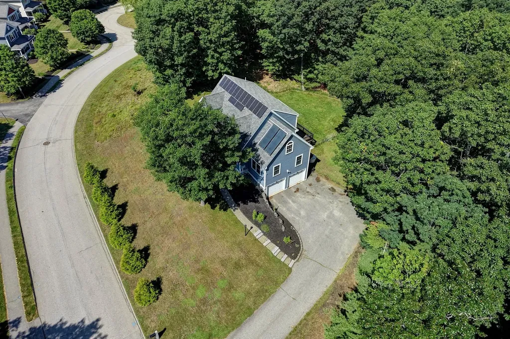2 Wood Ridge Lane Exeter NH 03833