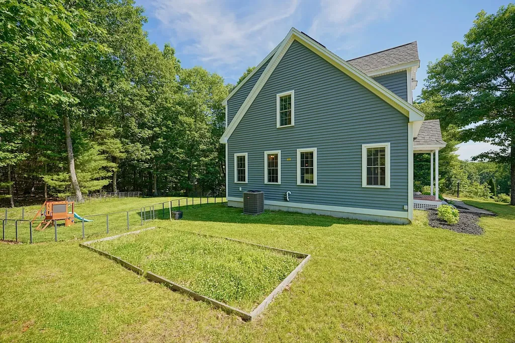 2 Wood Ridge Lane Exeter NH 03833