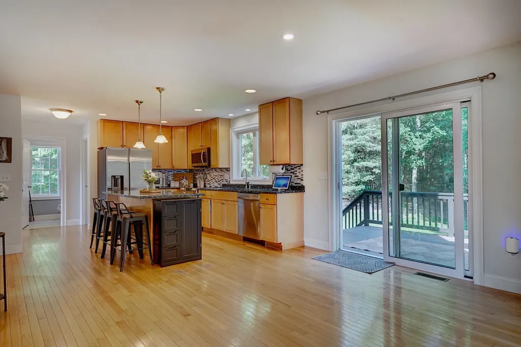 2 Wood Ridge Lane Exeter NH 03833