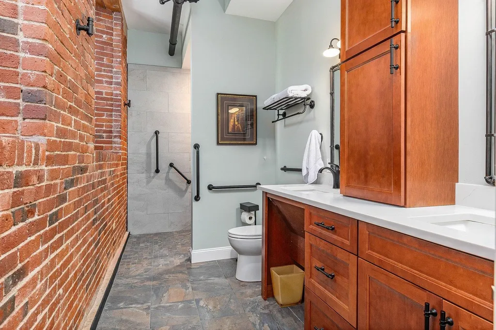 6 Bay Road Newmarket NH 03857
