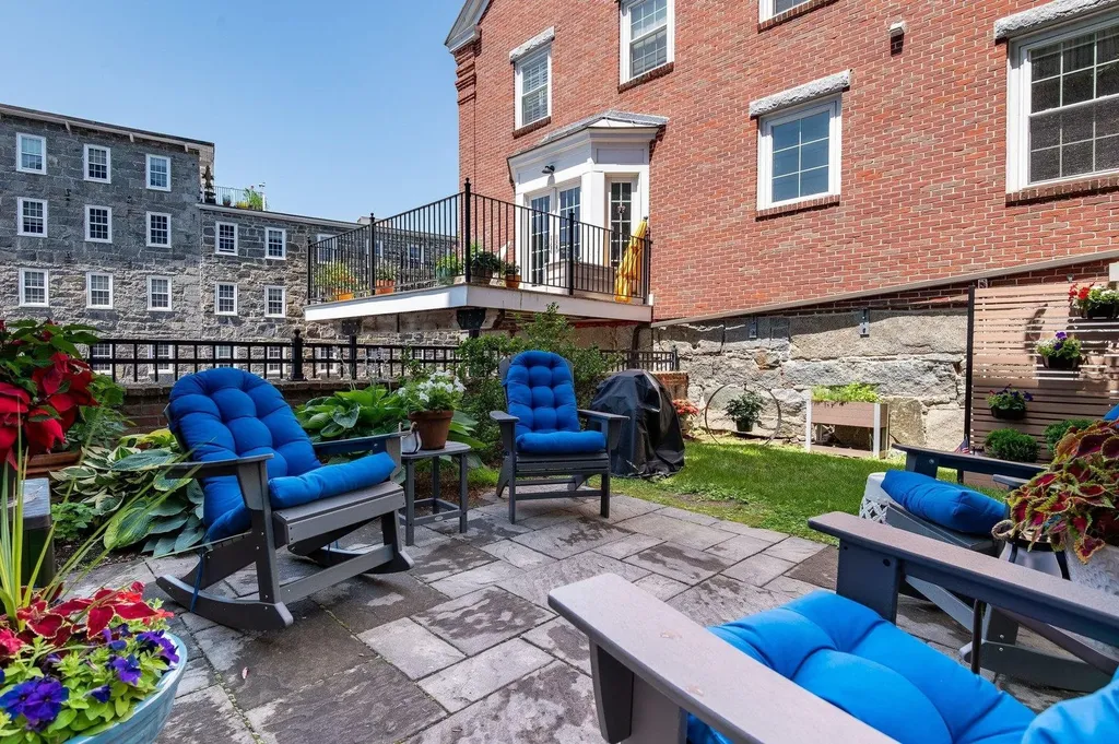 6 Bay Road Newmarket NH 03857