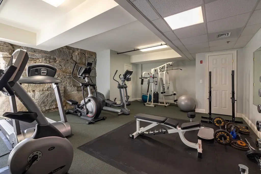 6 Bay Road Newmarket NH 03857