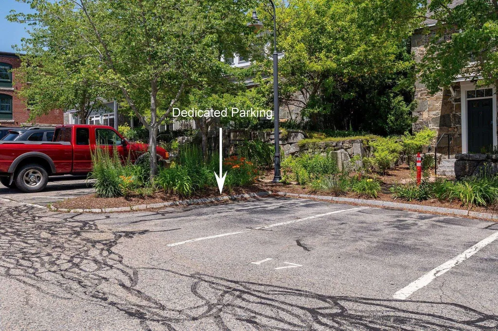 6 Bay Road Newmarket NH 03857