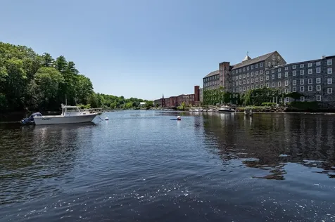 6 Bay Road Newmarket NH 03857