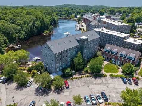 6 Bay Road Newmarket NH 03857