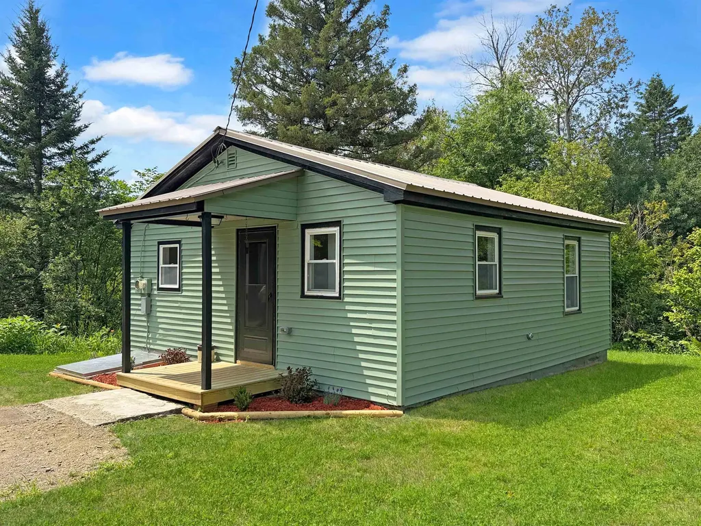 400 New Hampshire Route 26 Colebrook NH 03576