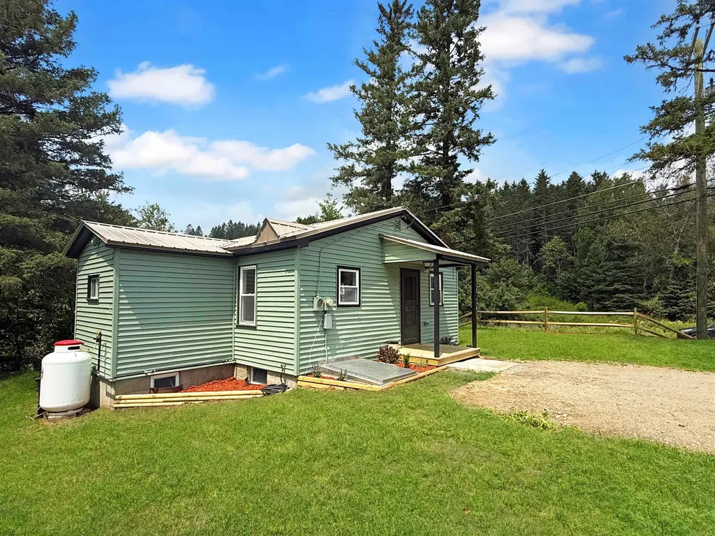400 New Hampshire Route 26 Colebrook NH 03576
