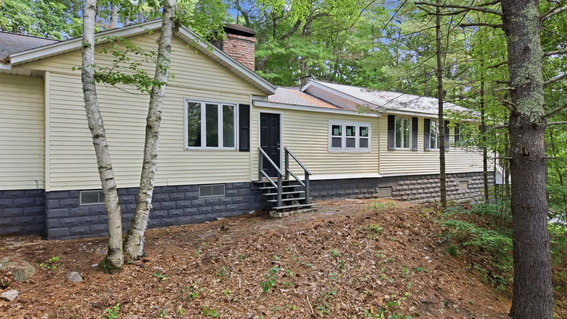 37 Hall Road Londonderry NH 03053