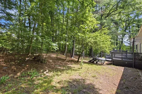 37 Hall Road Londonderry NH 03053