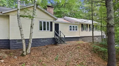 37 Hall Road Londonderry NH 03053