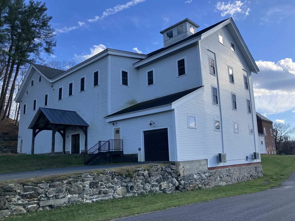 42 Potato Barn Lane Walpole NH 03608