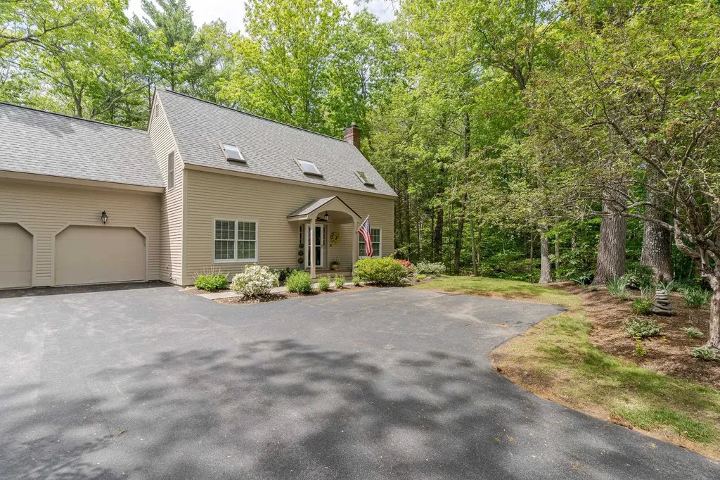 59 Stratham Green Road Stratham NH 03885