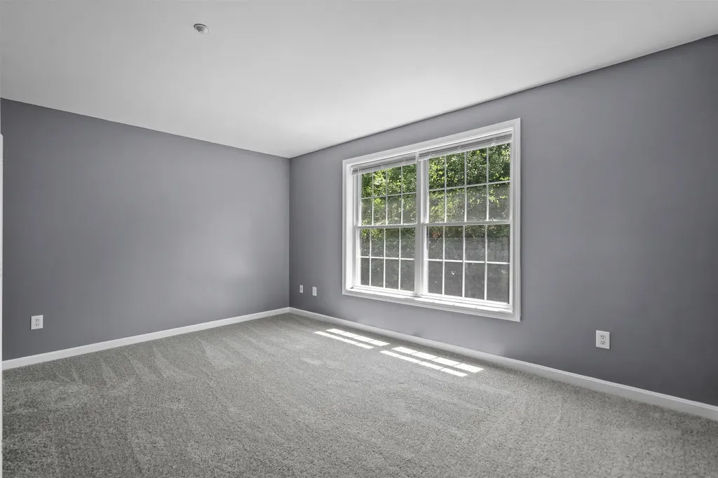 17 Tammy Court Hudson NH 03051