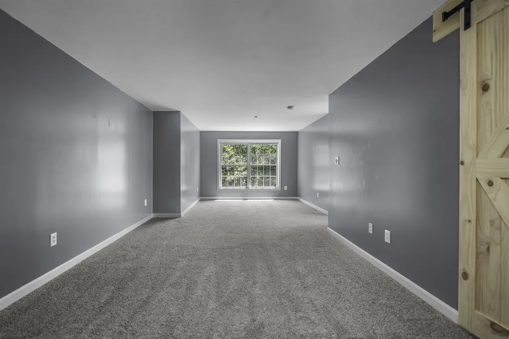 17 Tammy Court Hudson NH 03051