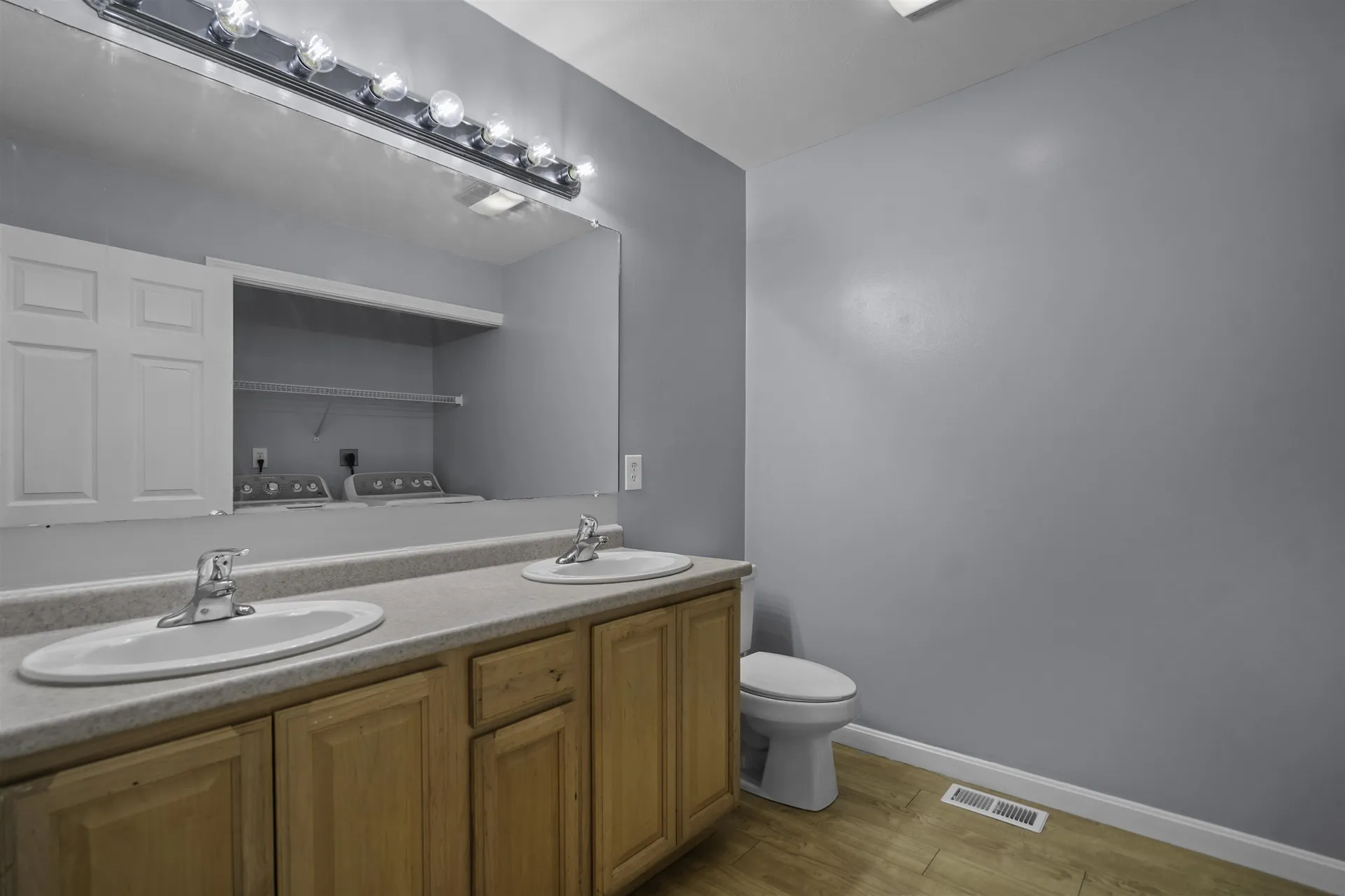17 Tammy Court Hudson NH 03051