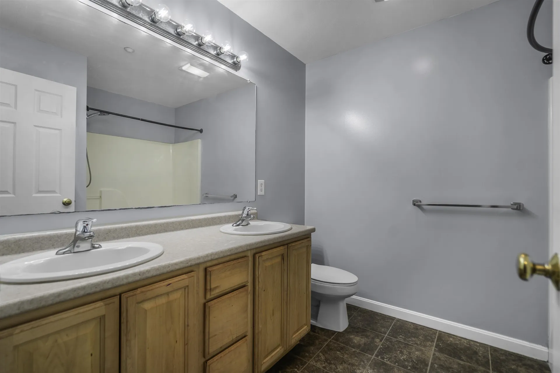 17 Tammy Court Hudson NH 03051