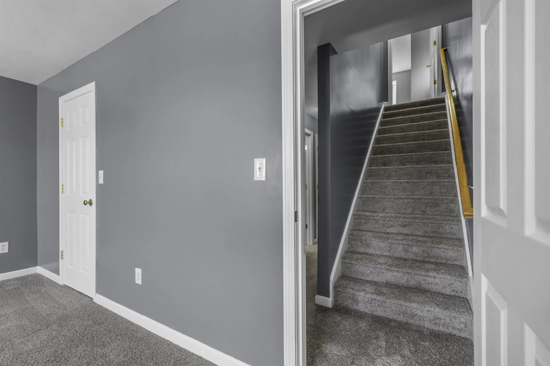 17 Tammy Court Hudson NH 03051