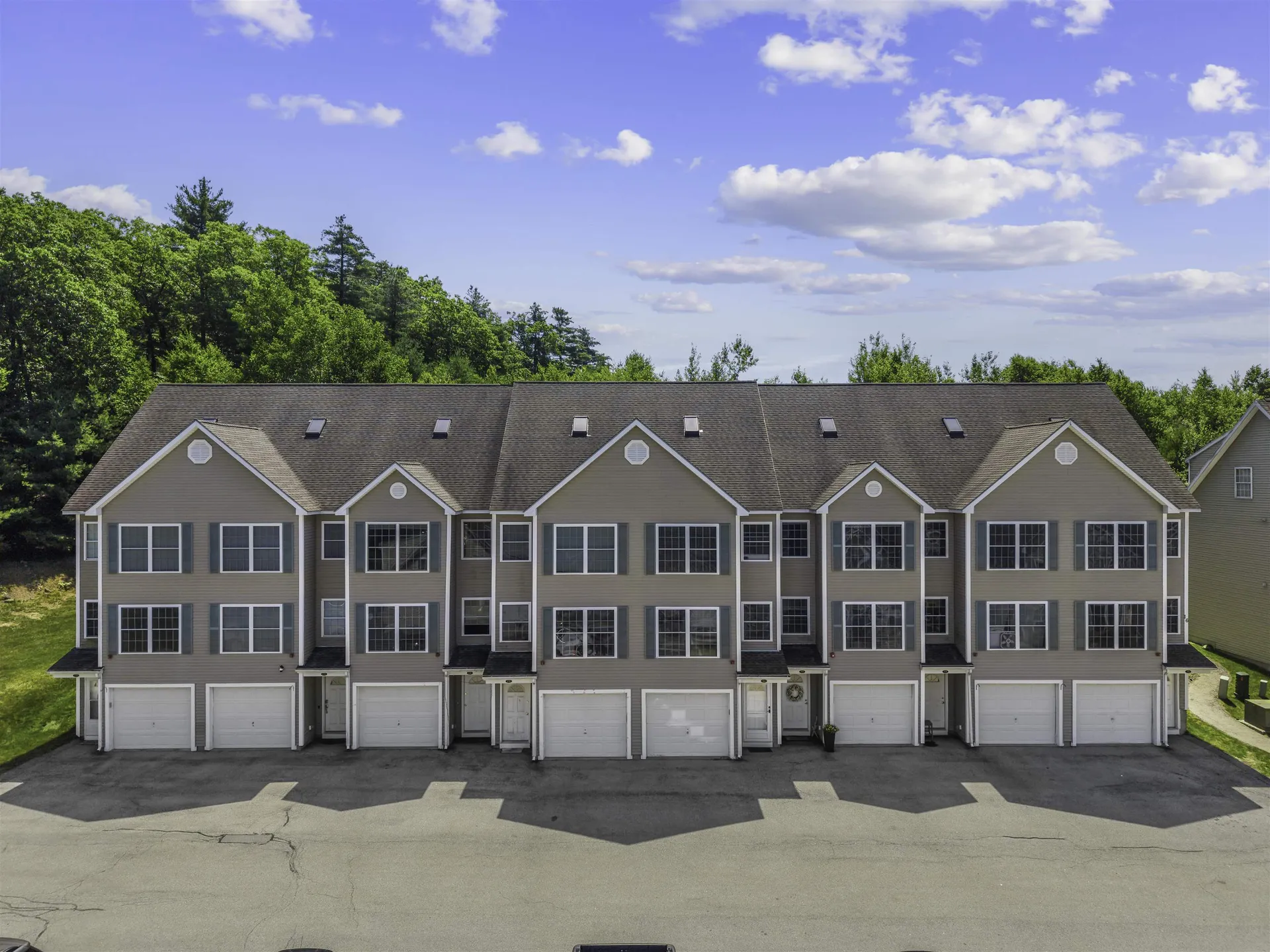 17 Tammy Court Hudson NH 03051