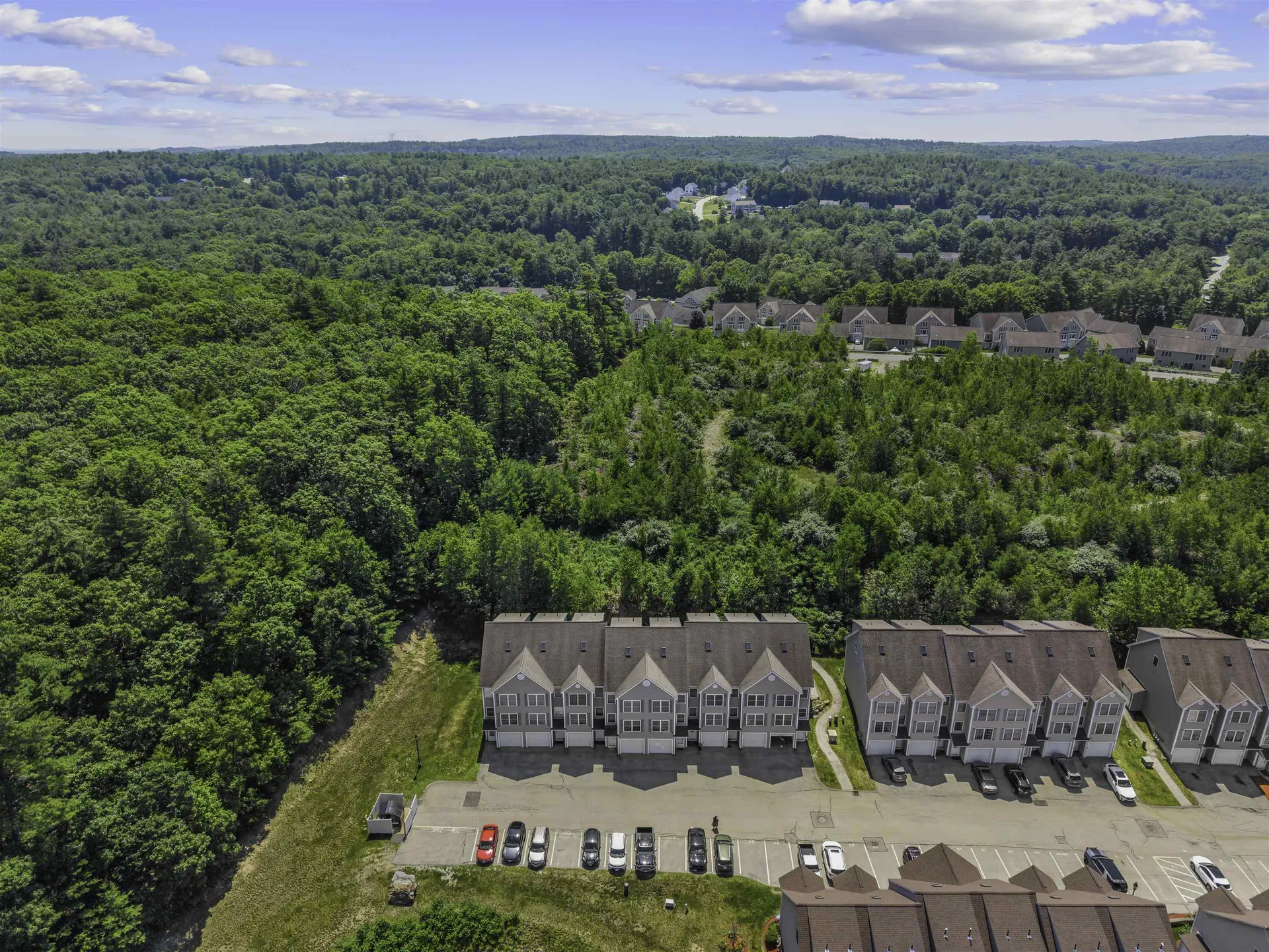 17 Tammy Court Hudson NH 03051