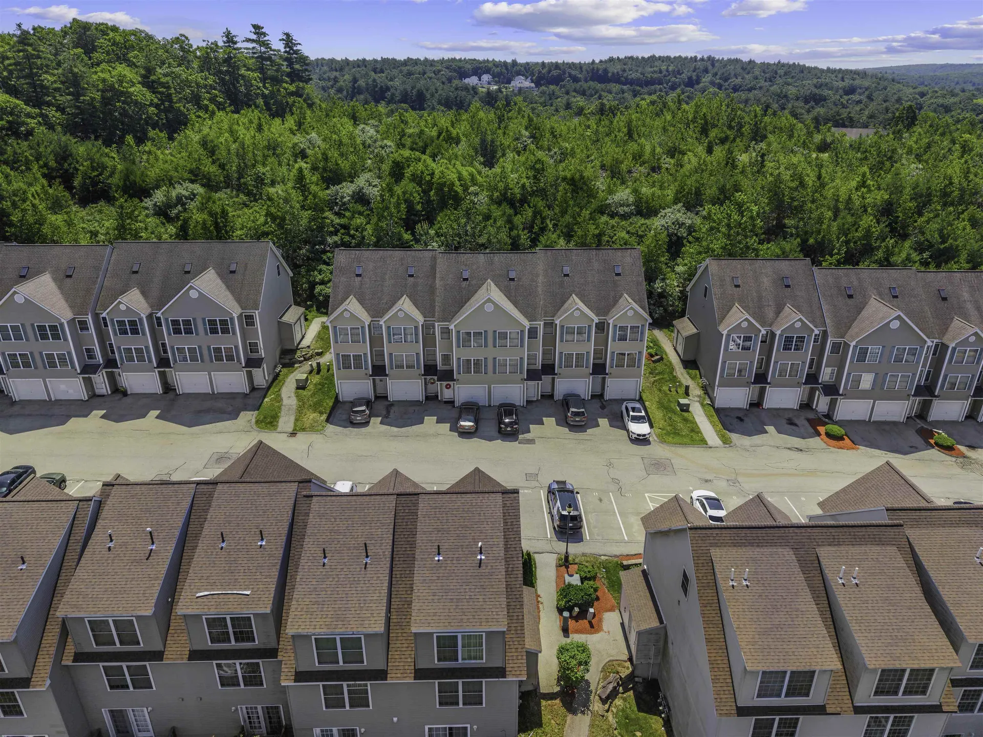 17 Tammy Court Hudson NH 03051