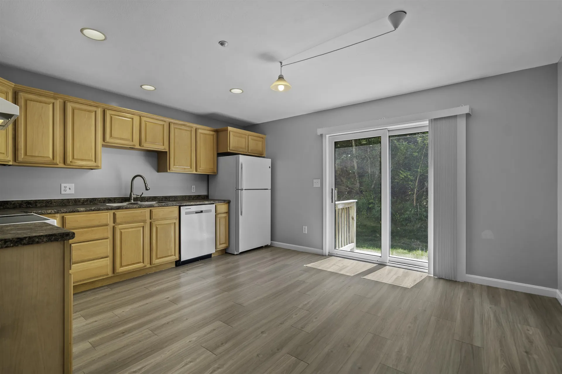 17 Tammy Court Hudson NH 03051