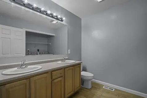 17 Tammy Court Hudson NH 03051