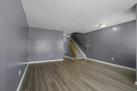 17 Tammy Court Hudson NH 03051