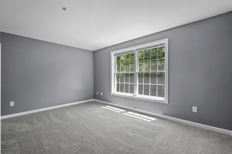 17 Tammy Court Hudson NH 03051