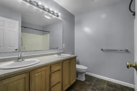 17 Tammy Court Hudson NH 03051