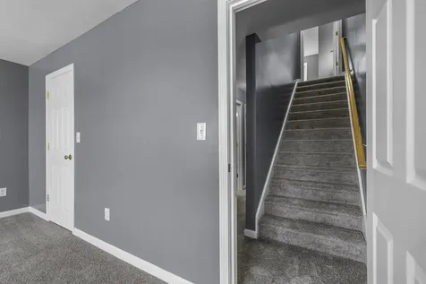 17 Tammy Court Hudson NH 03051