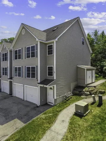 17 Tammy Court Hudson NH 03051