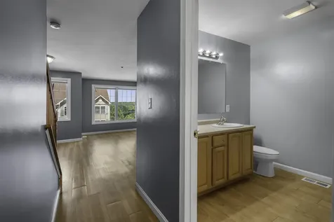 17 Tammy Court Hudson NH 03051