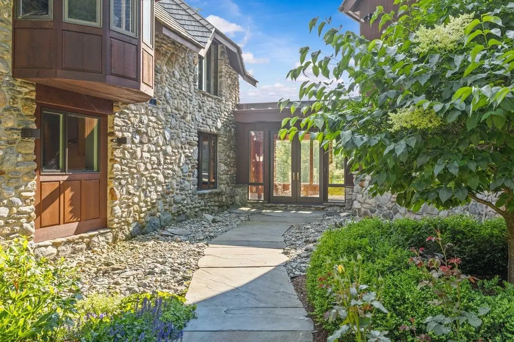 71 Sterling Ridge Road Stowe VT 05672