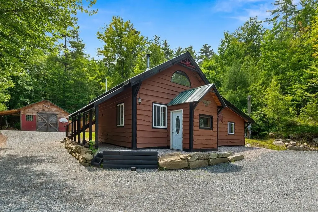 529 Maple Street Newport NH 03773